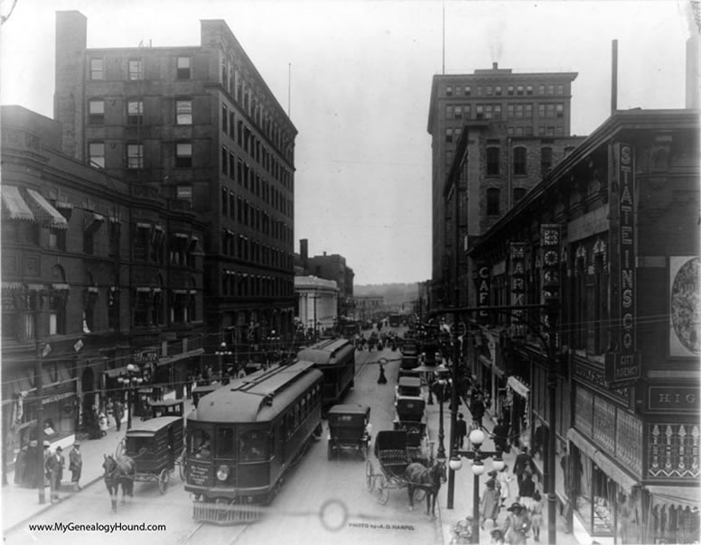 Des Moines, Iowa, Sixth Avenue, 1910, historic photo