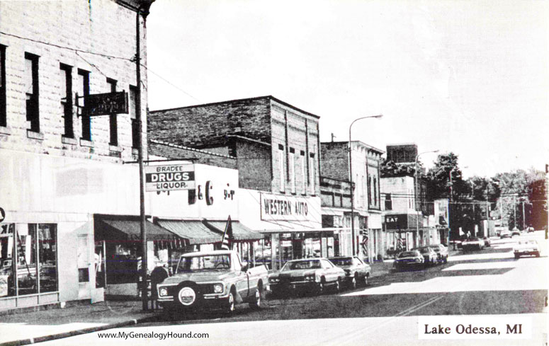 Lake Odessa, Michigan, Street Scene, vintage postcard photo