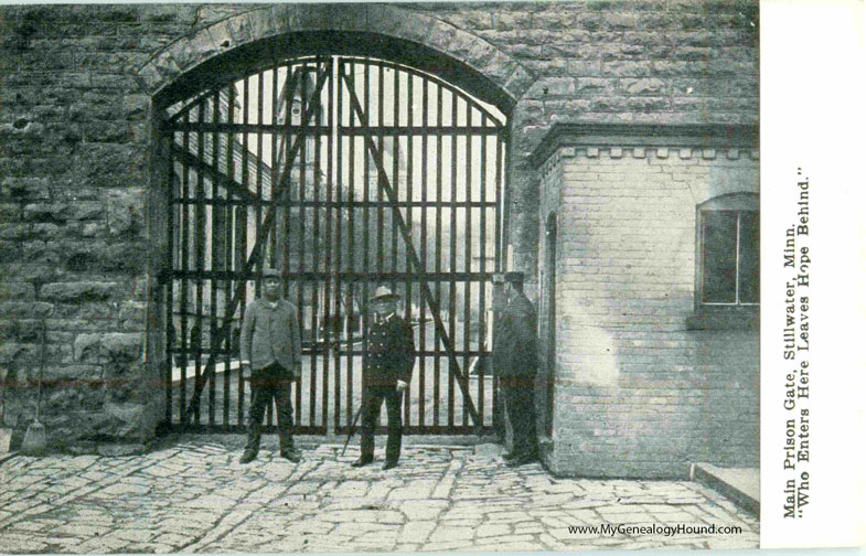 Main prison gate, Minnesota State Prison, Stillwater, Minnesota, vintage postcard, photo