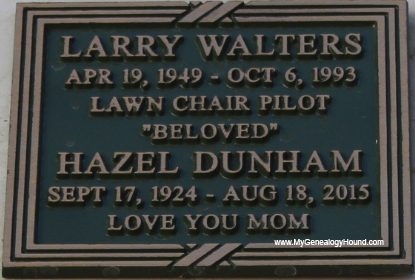 Lawrence Walters, Larry the Lawnchair Pilot, grave, Forest Lawn Memorial Park Cemetery, Hollywood Hills, Los Angeles County, California, photo Lawrence Walters, Larry the Lawnchair Pilot, grave, Forest Lawn Memorial Park Cemetery, Hollywood Hills, Los Angeles County, California, photos