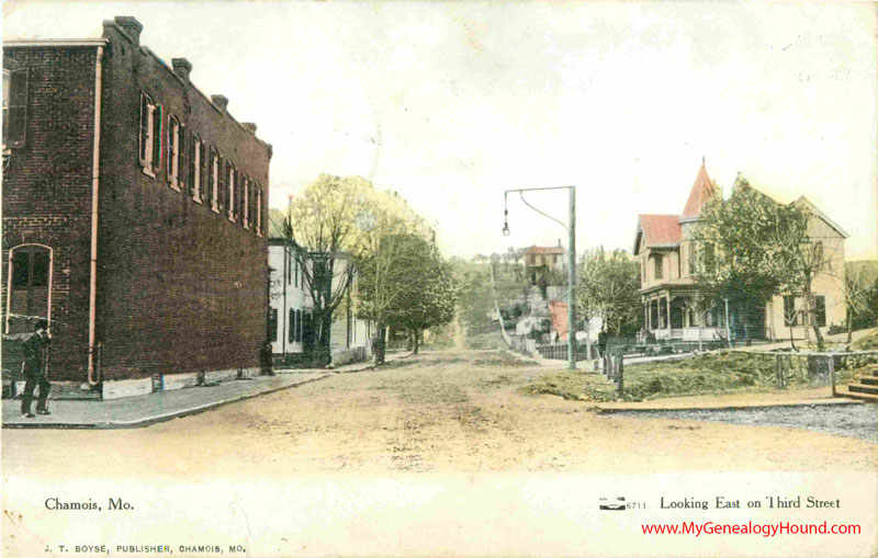Chamois, Missouri, Looking East on Third Street, vintage postcard, historical photgraph