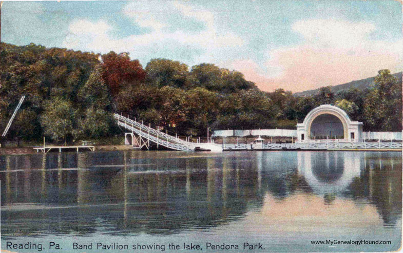 Reading, Pennsylvania, Pendora Park, Band Pavilion showing the Lake, vintage postcard photo